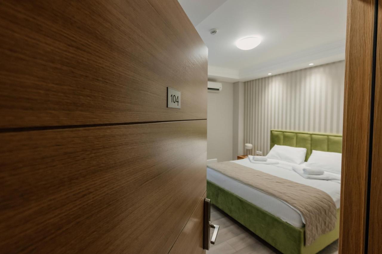 Hotel Beli Dvor Чачак Екстер'єр фото