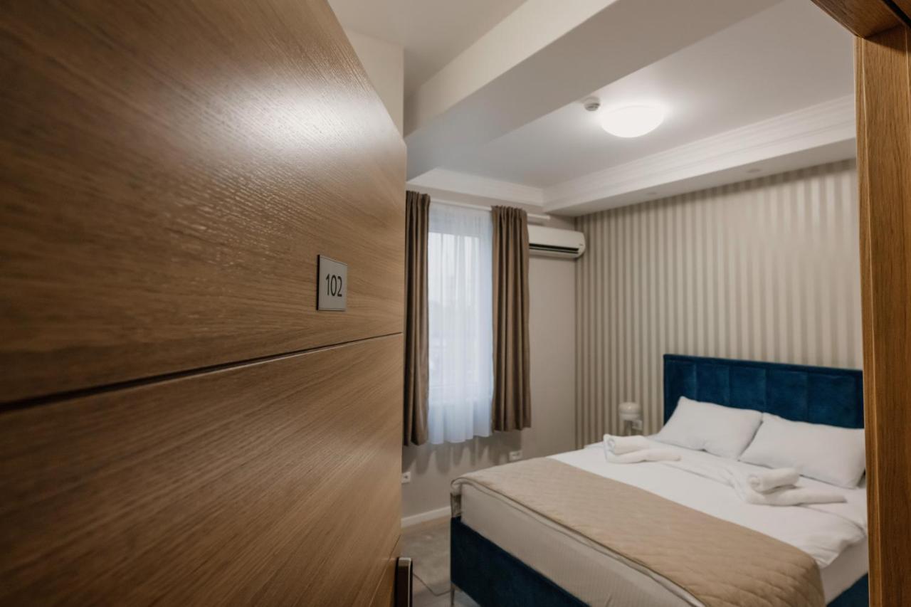Hotel Beli Dvor Чачак Екстер'єр фото