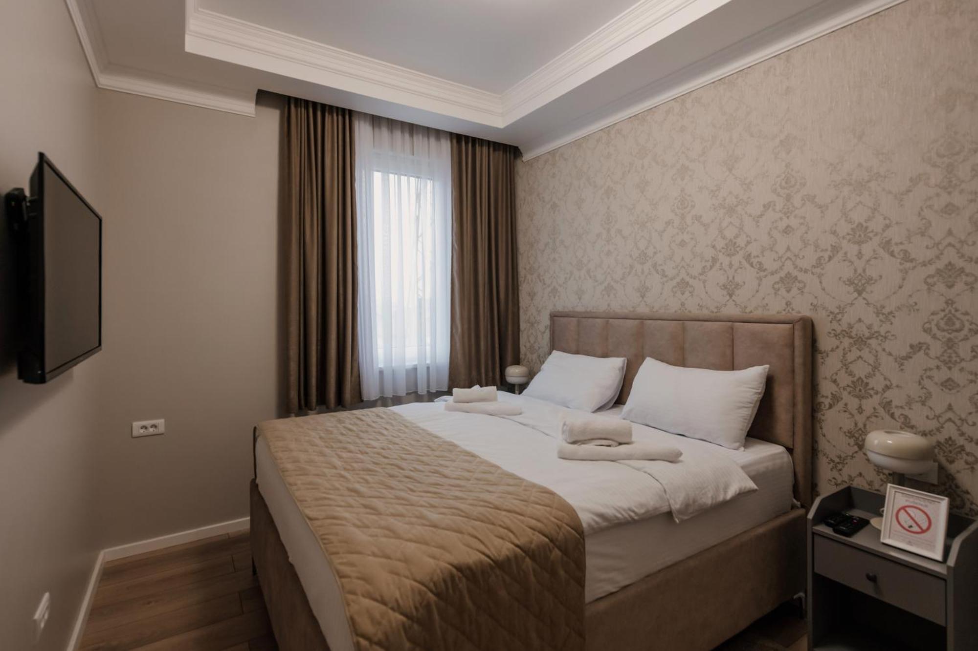 Hotel Beli Dvor Чачак Екстер'єр фото
