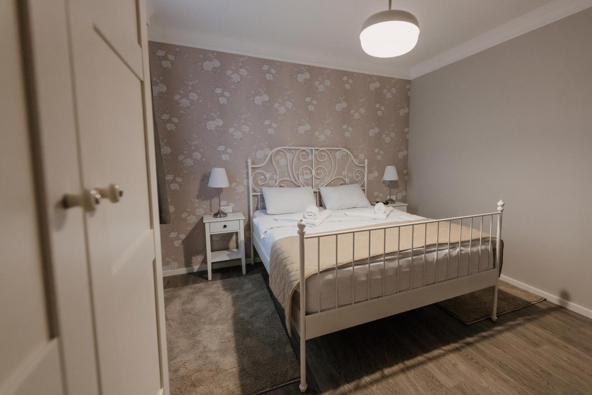 Hotel Beli Dvor Чачак Екстер'єр фото