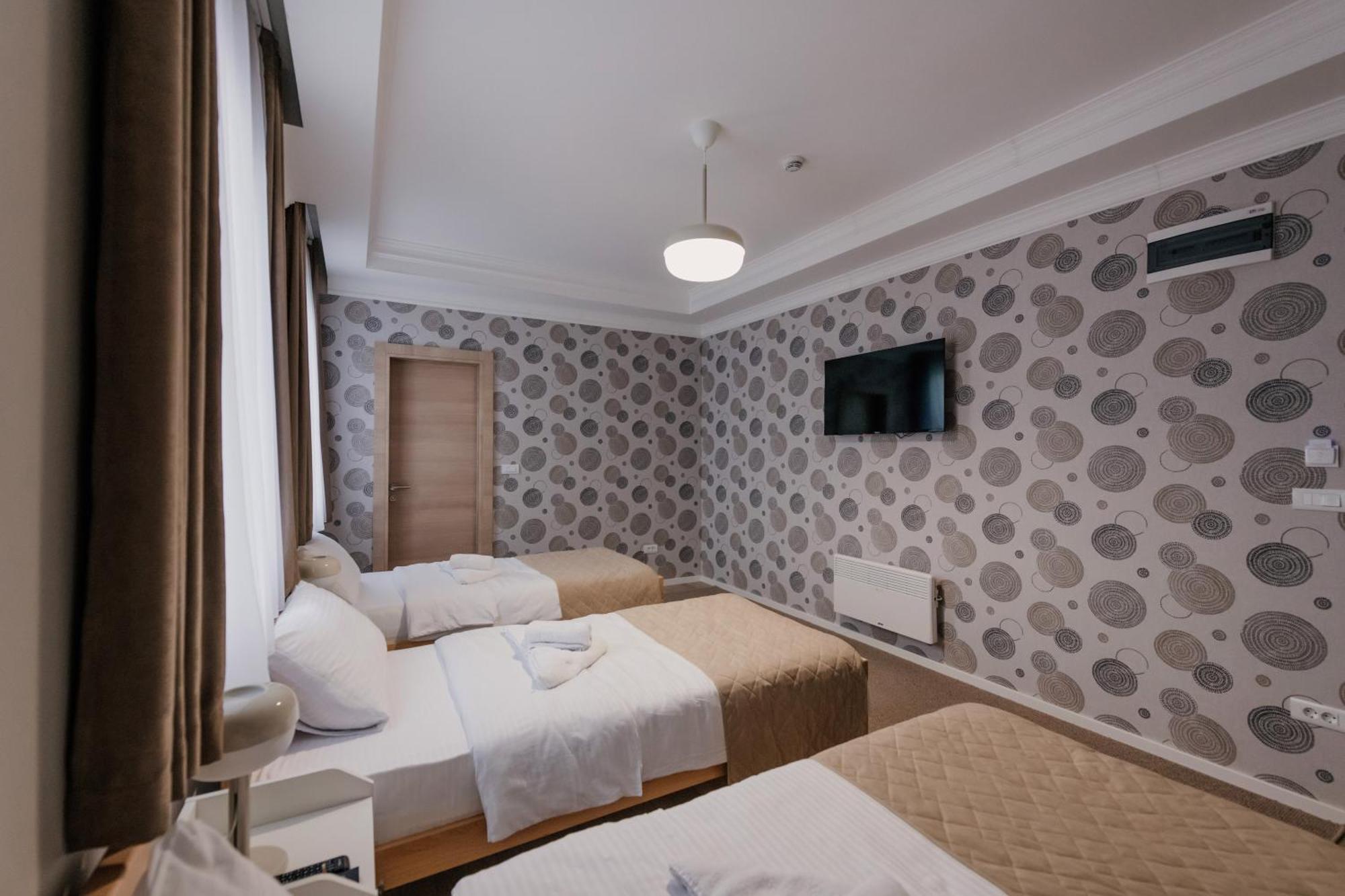 Hotel Beli Dvor Чачак Екстер'єр фото